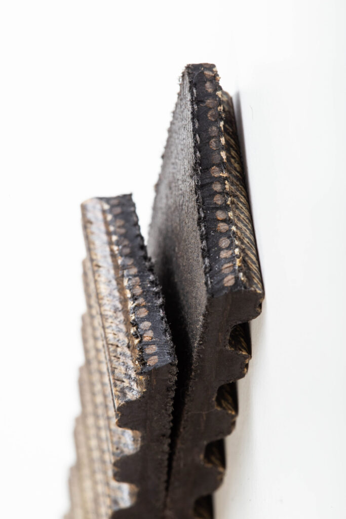 Sparciały, zużyty pasek rozrządu